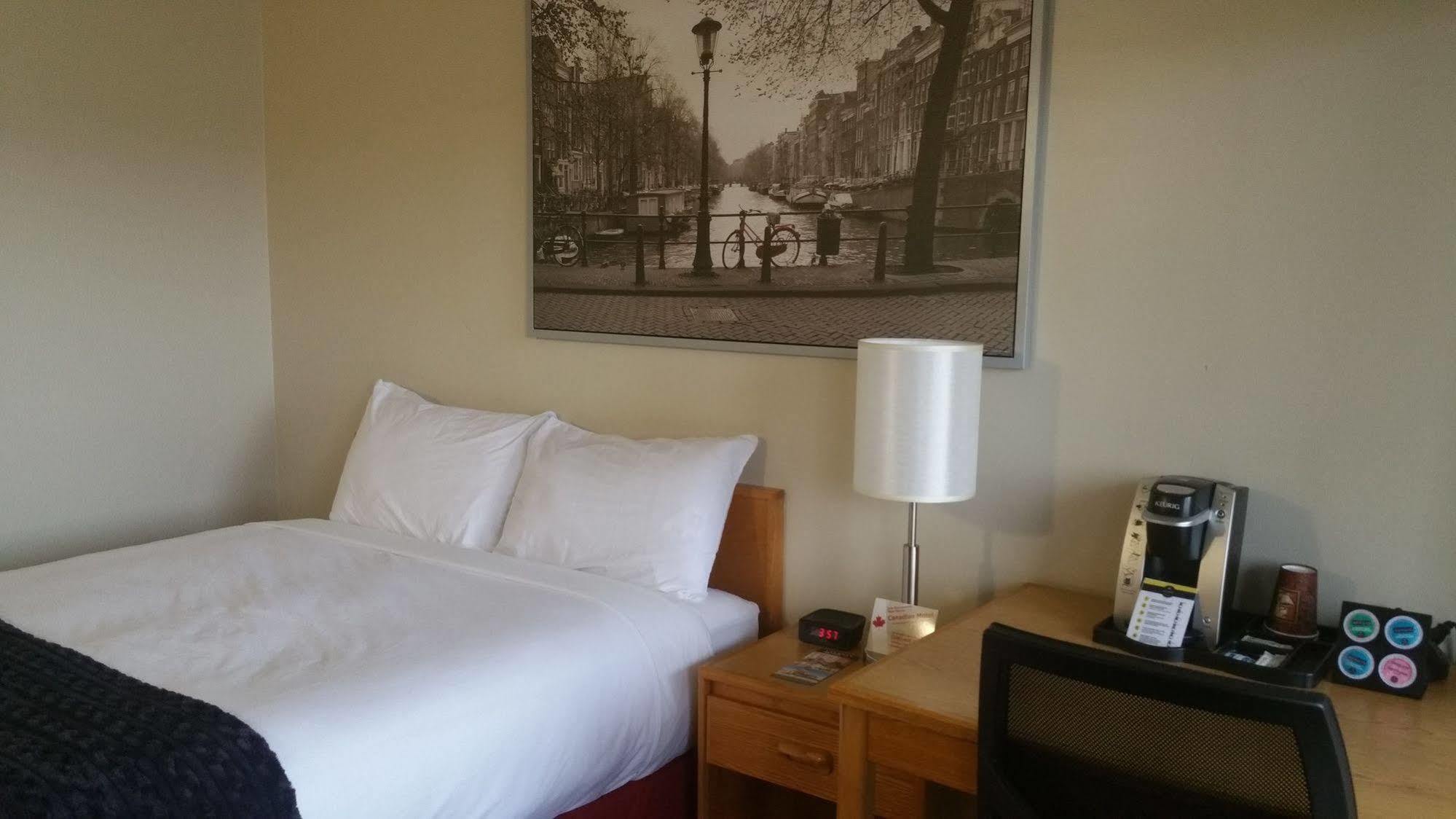 Canadian Motel Север Батлфорд Экстерьер фото