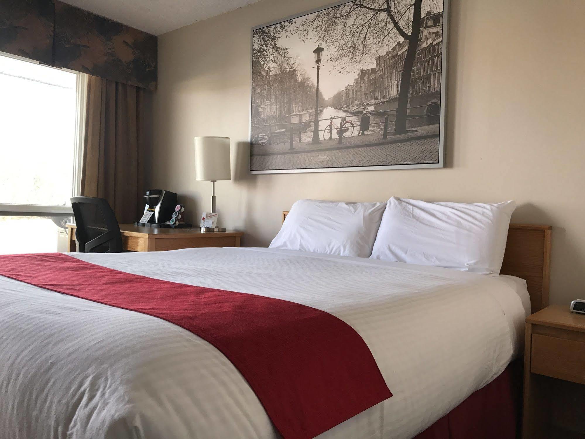 Canadian Motel Север Батлфорд Экстерьер фото