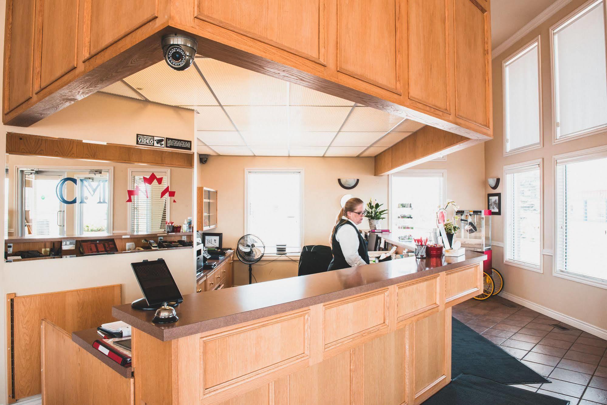 Canadian Motel Север Батлфорд Экстерьер фото