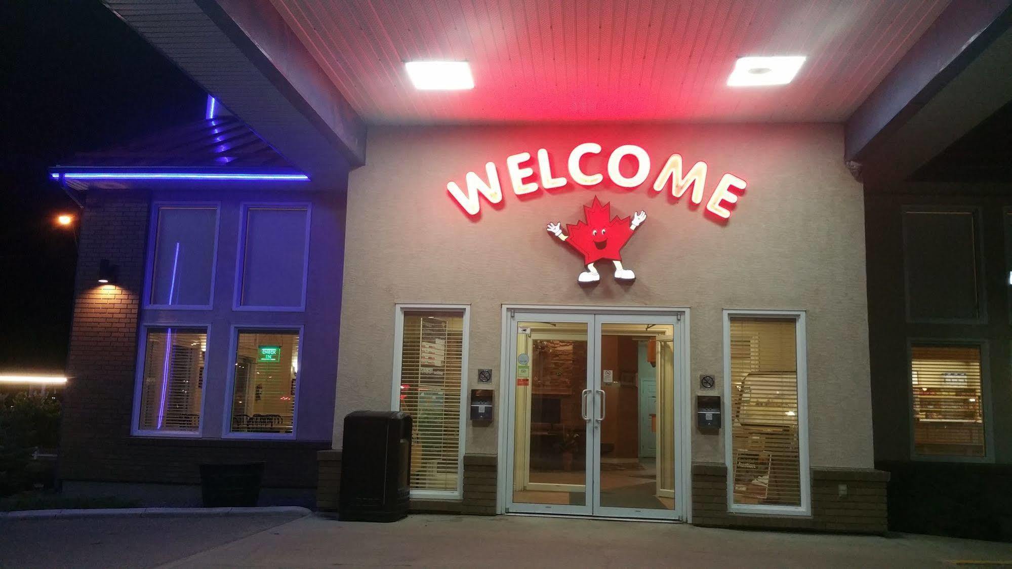 Canadian Motel Север Батлфорд Экстерьер фото