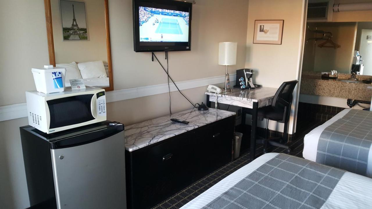 Canadian Motel Север Батлфорд Экстерьер фото
