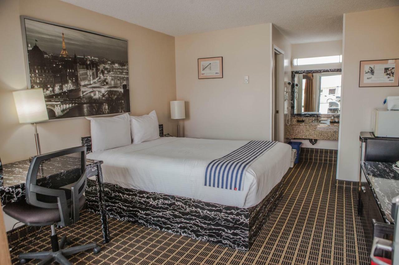 Canadian Motel Север Батлфорд Экстерьер фото