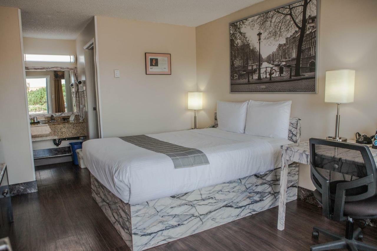 Canadian Motel Север Батлфорд Экстерьер фото